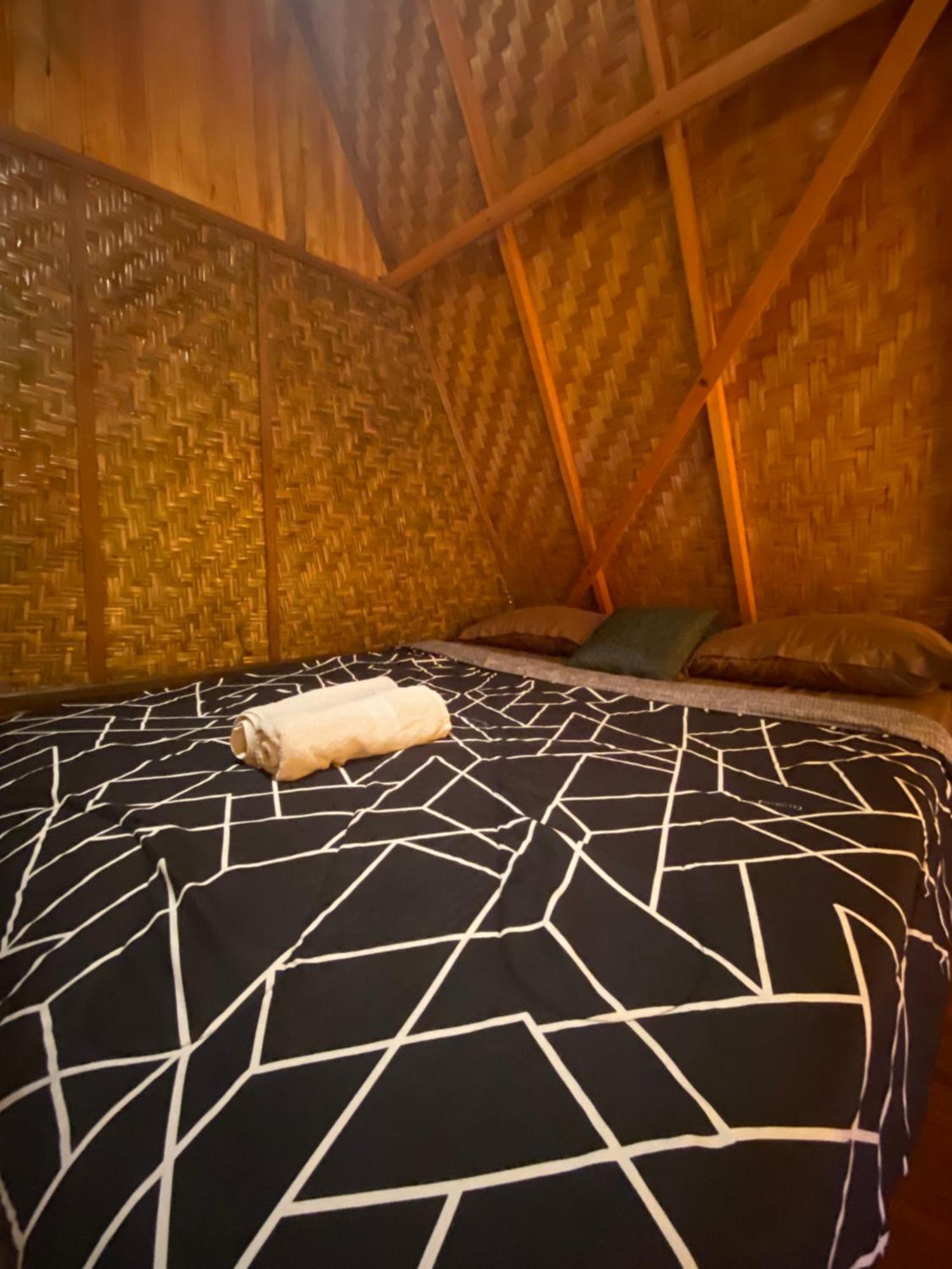 ホテル D' Tepi Danau Glamping Kintamani エクステリア 写真